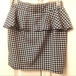 houndstooth skirt size large